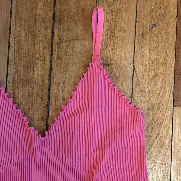 Ambiance Women’s Light Coral Pink Frilled Edge Crop Spaghetti Strap Tank Top M/L - Picture 2 of 7